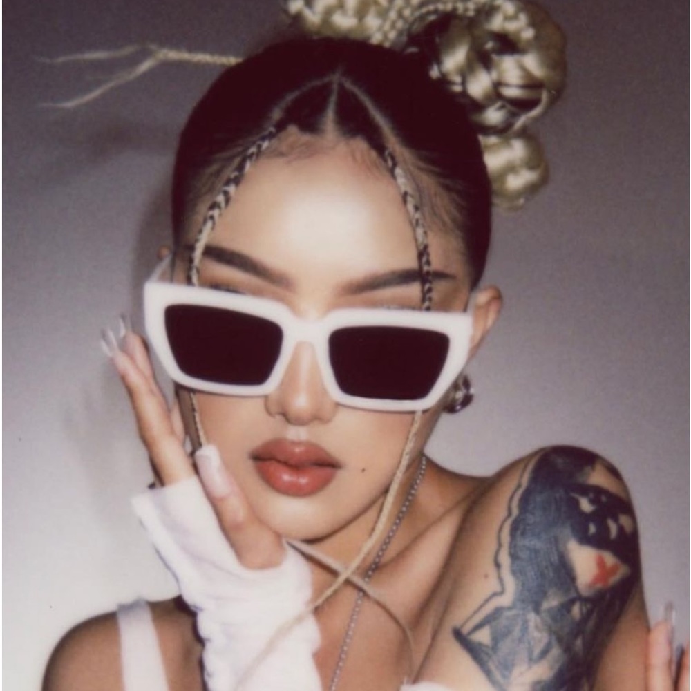 DEZI White Sunglasses